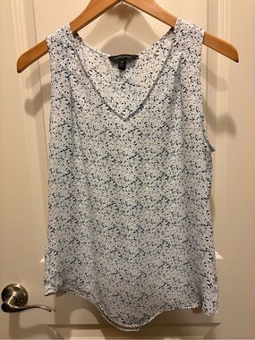 Banana Republic Lightweight Blue Speckled V-Neck Sleeveless Blouse